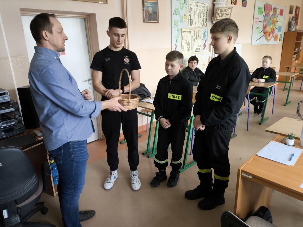 news 2025 04 turniej wiedzy pozarniczej w Zdzieszoiwcach wyniki etapu gminnego 04