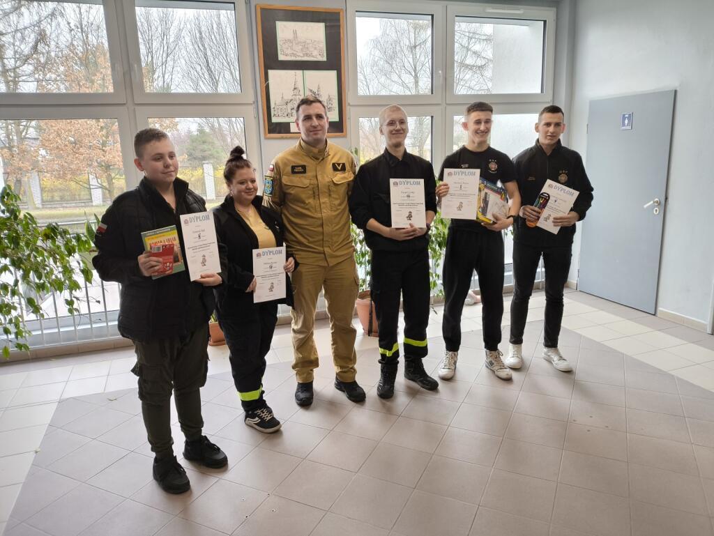 news 2025 04 turniej wiedzy pozarniczej w Zdzieszoiwcach wyniki etapu gminnego 05