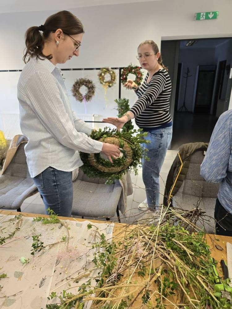 news 2025 04 warsztaty florystyczne w Solectwie Krepna 19