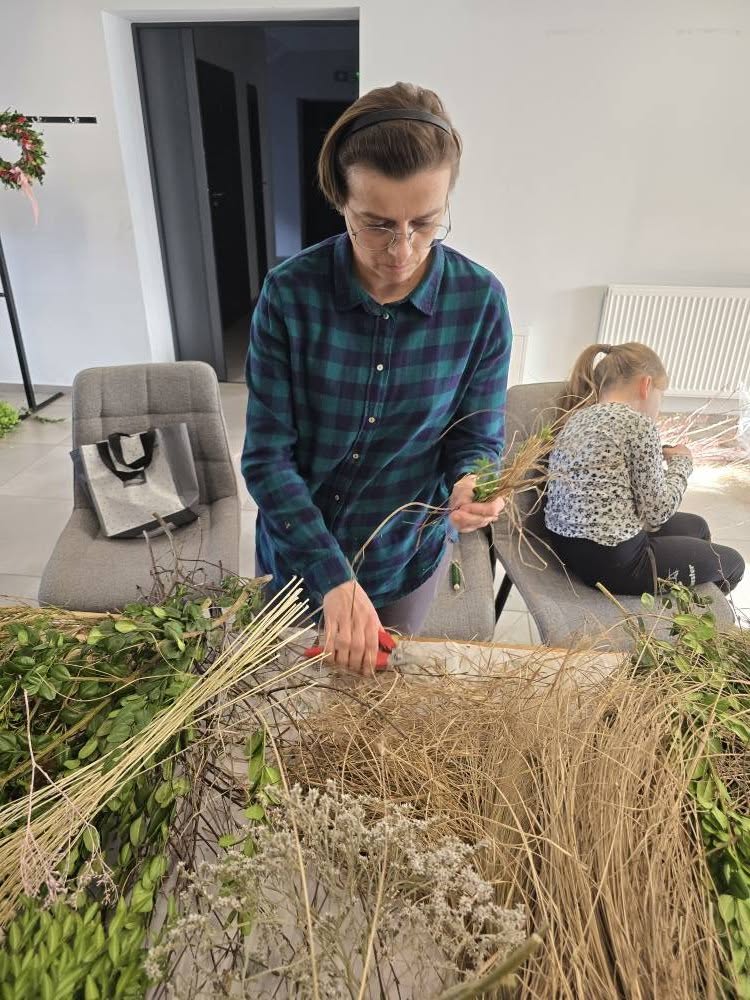 news 2025 04 warsztaty florystyczne w Solectwie Krepna 22