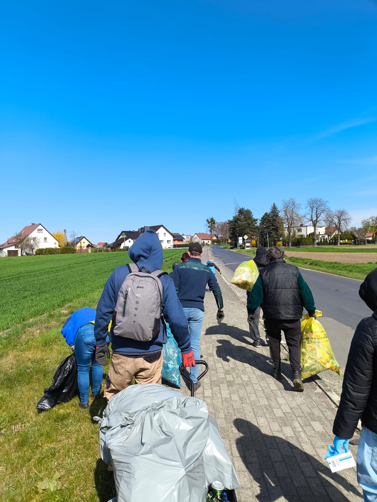 news zyrowa 2025 04 akcja sprzatania zyrowej 09