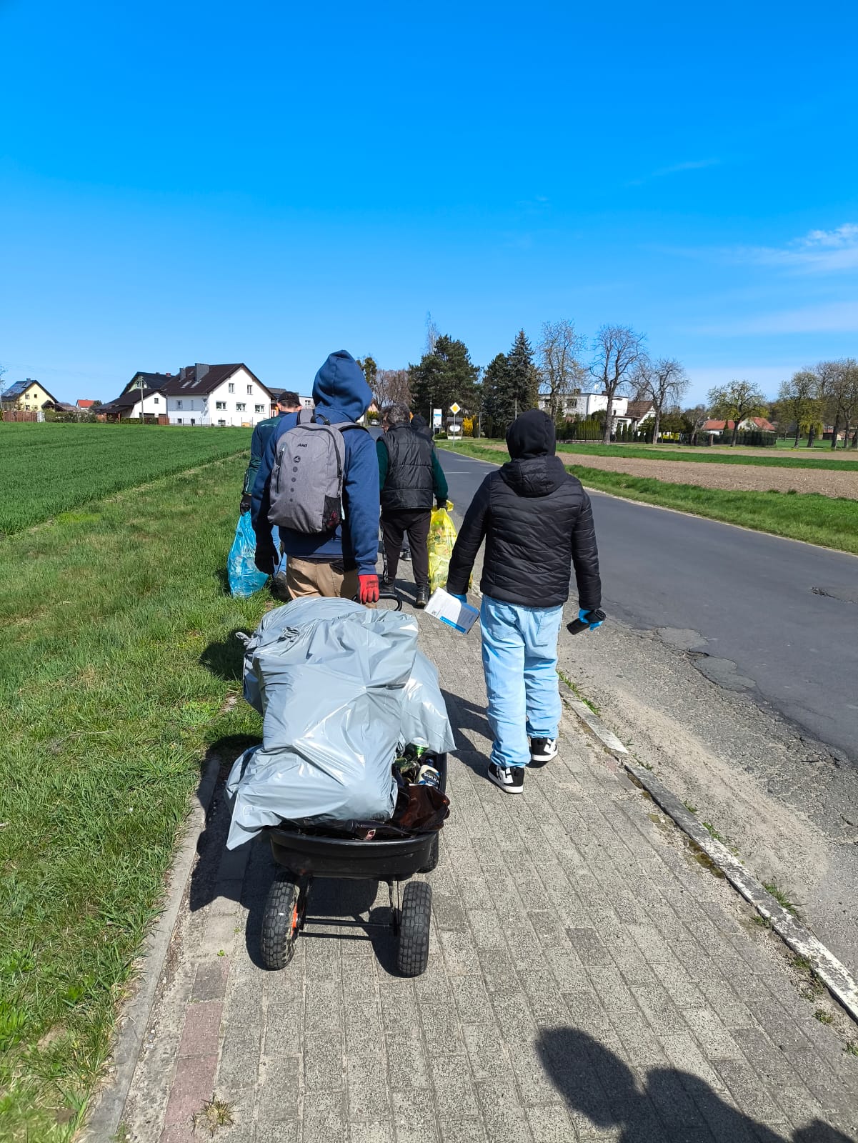 news zyrowa 2025 04 akcja sprzatania zyrowej 11