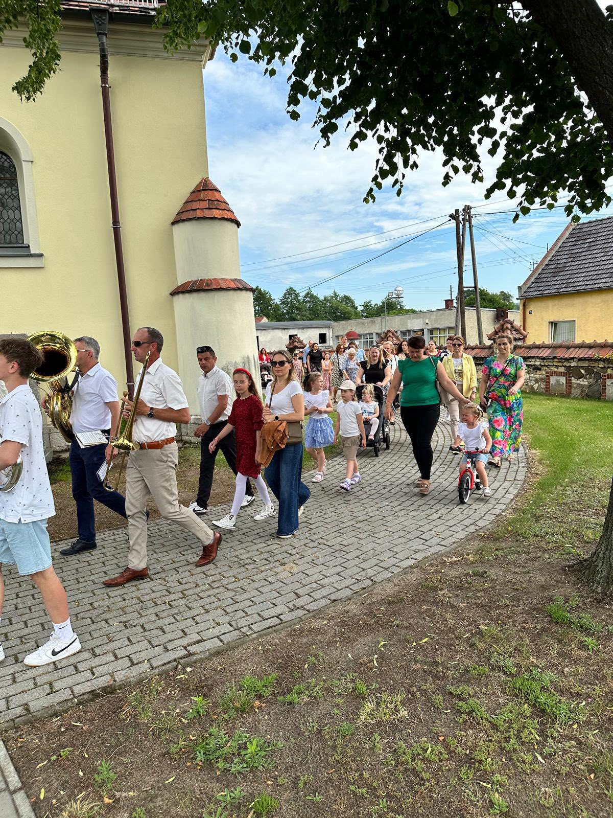 news 2025 06 olszka coroczna procesja do kosciola parafialnego 13