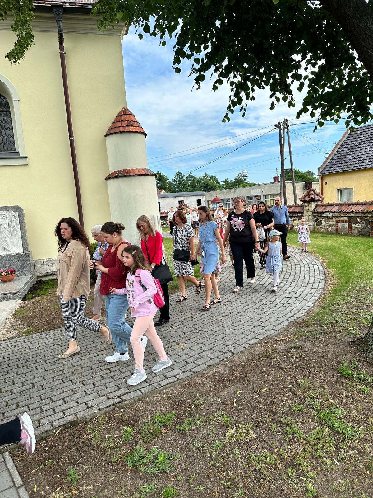 news 2025 06 olszka coroczna procesja do kosciola parafialnego 14
